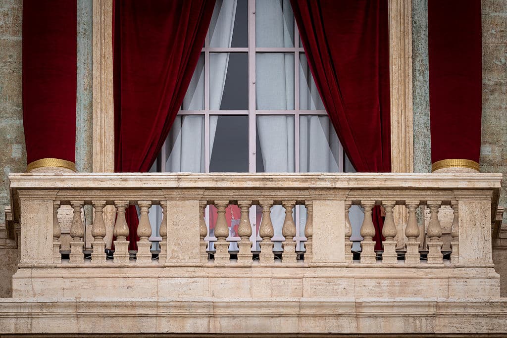 General view of the window of the main central loggia